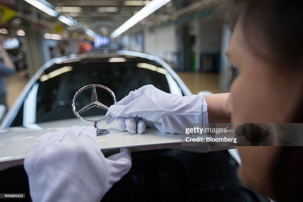 Mercedes-Benz S-Class And Luxury Maybach Automobile Assembly Line