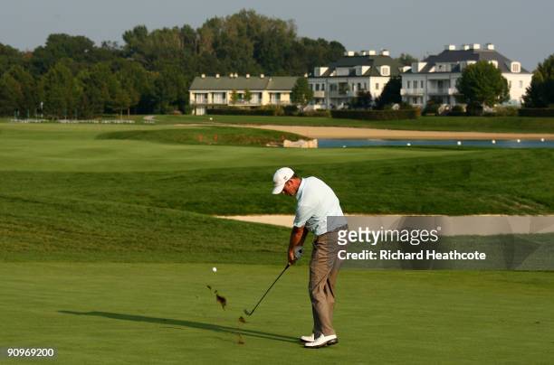 Richard Green of Australia plays into the 18th green during the third round of the Austrian Golf Open at Fontana Golf Club on September 19, 2009 in...