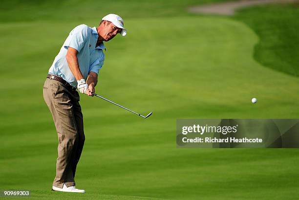 Richard Green of Australia chips onto the 14th green during the third round of the Austrian Golf Open at Fontana Golf Club on September 19, 2009 in...