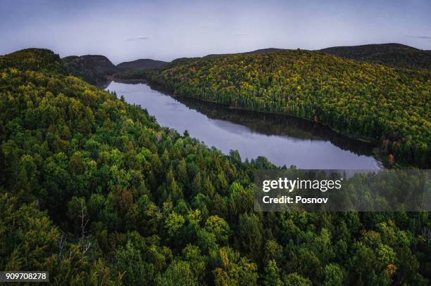 lake of the clouds - parque estatal porcupine mountains - fotografias e filmes do acervo