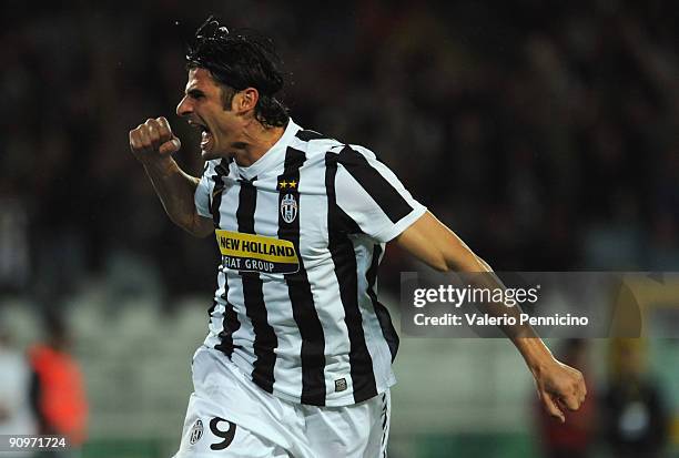 Vincenzo Iaquinta of Juventus FC celebrates his goal during the Serie A match between Juventus FC and AS Livorno at Olimpico Stadium on September 19,...