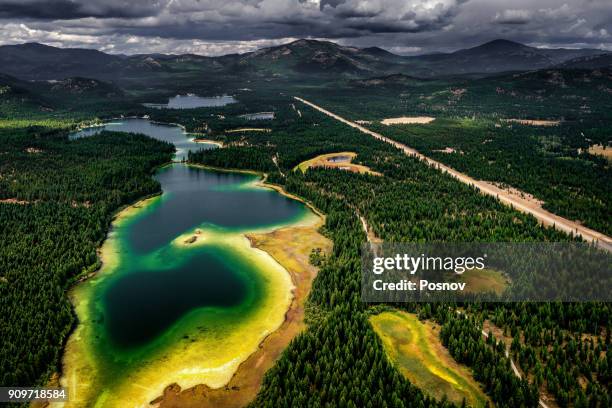 thompson river chain of lakes - horseshoe lake ストックフォトと画像