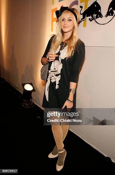 Fearn Cotton attends the PPQ show at London Fashion Week Spring/Summer 2010 fashion show at Somerset House on September 19, 2009 in London, United...