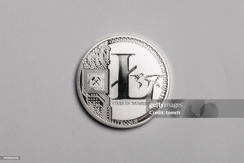 Moneda de Litecoin sobre fondo gris