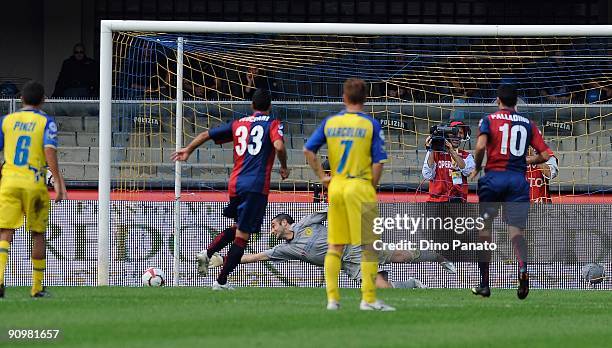 Sergio Floccari of Genoa CFC scores a penality during the Serie A match between AC Chievo Verona and Genoa CFC at Stadio Marc' Antonio Bentegodi on...