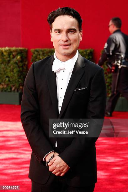 Actor Johnny Galecki arrives at the 61st Primetime Emmy Awards held at the Nokia Theatre on September 20, 2009 in Los Angeles, California.