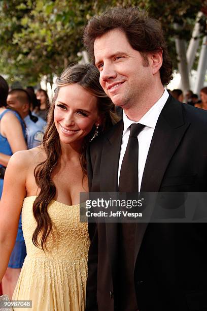 Actors Jennifer Love Hewitt and Jamie Kennedy arrives at the 61st Primetime Emmy Awards held at the Nokia Theatre on September 20, 2009 in Los...