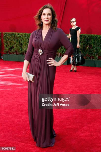 Actress Elizabeth Perkins arrives at the 61st Primetime Emmy Awards held at the Nokia Theatre on September 20, 2009 in Los Angeles, California.