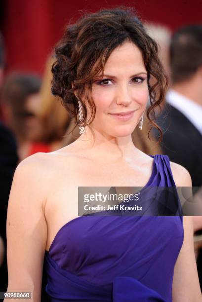 Actress Mary-Louise Parker arrives at the 61st Primetime Emmy Awards held at the Nokia Theatre on September 20, 2009 in Los Angeles, California.