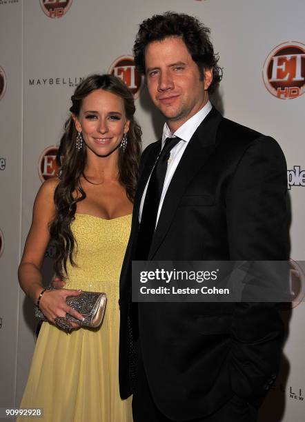 Actors Jennifer Love Hewitt and Jamie Kennedy arrive at the 13th Annual Entertainment Tonight and People Magazine Emmys After Party at the Vibiana on...