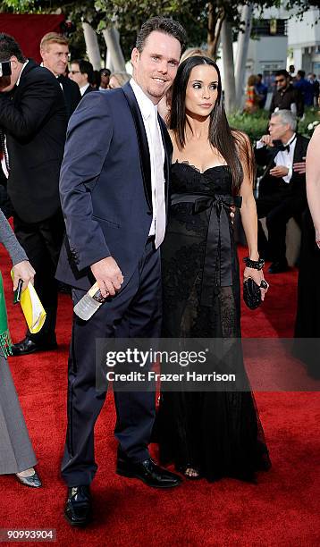 Actor Kevin Dillon and wife Jane Stuart arrive at the 61st Primetime Emmy Awards held at the Nokia Theatre on September 20, 2009 in Los Angeles,...