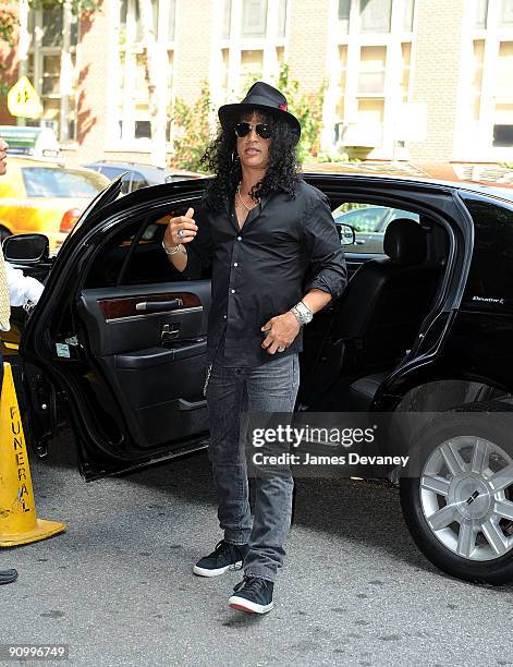 Slash attends Les Paul's funeral at the Frank E. Campbell Funeral Chapel on August 19, 2009 in New York City.