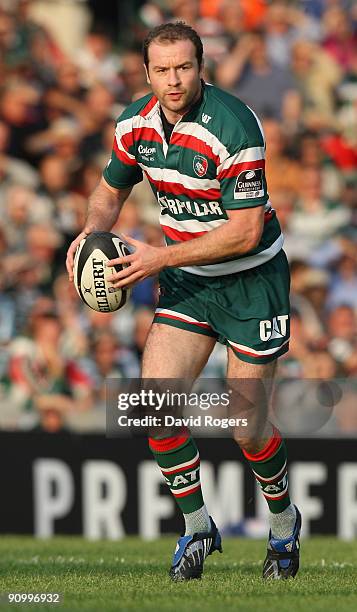 Geordan Murphy of Leicester runs with the ball during the Guinness Premiership match between Leicester Tigers and Newcastle Falcons at Welford Road...