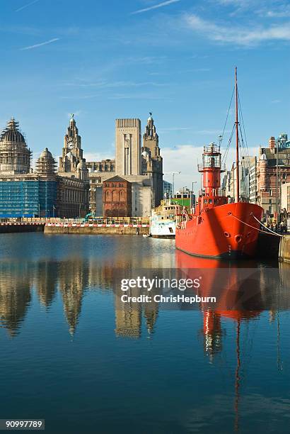 liverpool dock reflection - liverpool england stock pictures, royalty-free photos & images