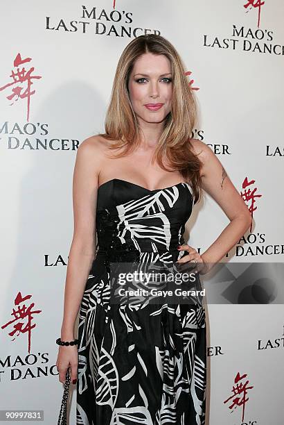 Author Tara Moss arrives for the premiere of 'Mao' Last Dancer' at the State Theatre on September 21, 2009 in Sydney, Australia.