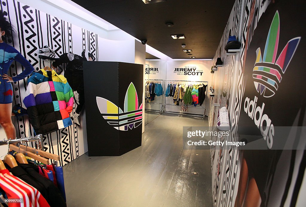 A view inside the adidas Originals Originals 'Pop Up'... de noticias - Getty Images