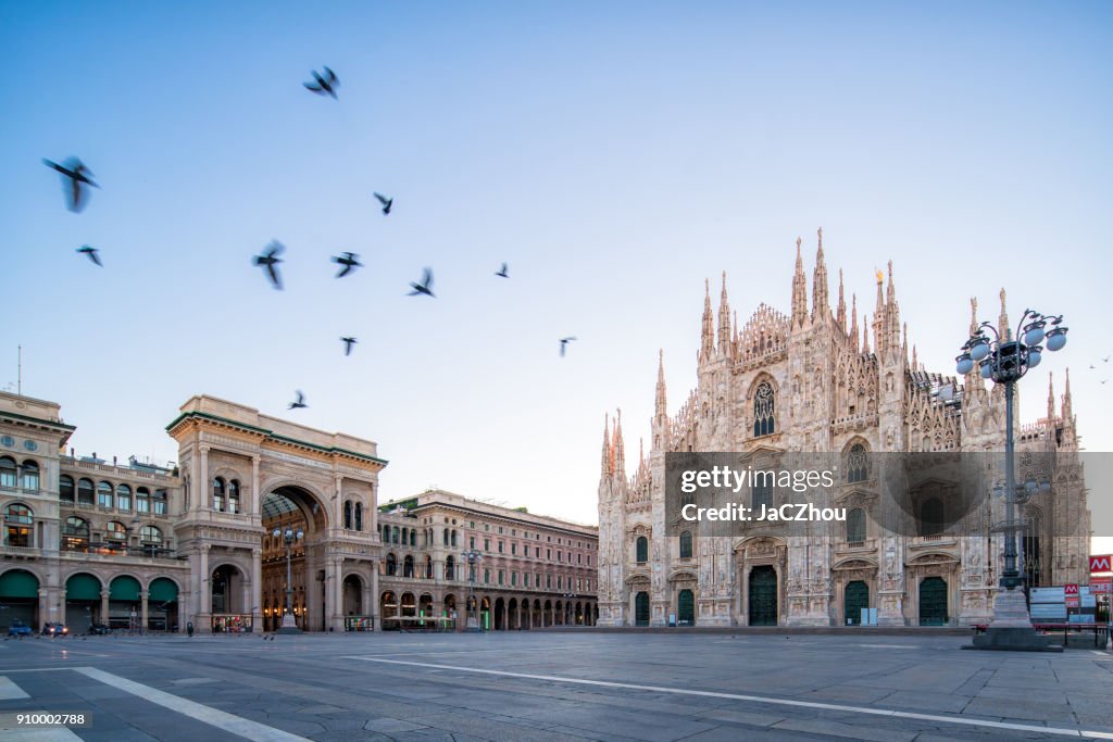 La Piazza del Duomo al amanecer