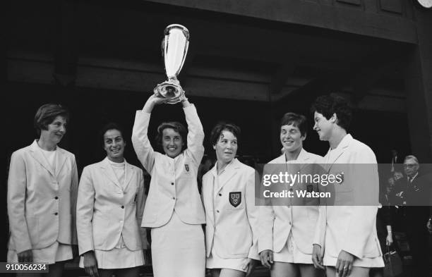 Great Britain wins 1968 Wightman Cup: British tennis players Christine Truman Janes, Virginia Wade, Winnie Shaw , Nell Truman , Joyce Williams, and...