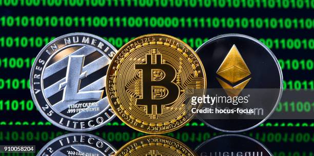 monedas crypto - blockchain crypto fotografías e imágenes de stock