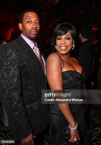 Actress Niecy Nash and guest attend HBO's post Emmy Awards reception at the Pacific Design Center on September 20, 2009 in West Hollywood, California.