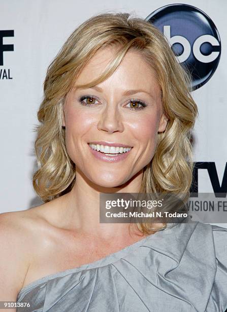 Julie Bowen attends the 2009 New York Television Festival screenings of "Modern Family" and "Cougar Town" at TheTimesCenter on September 21, 2009 in...