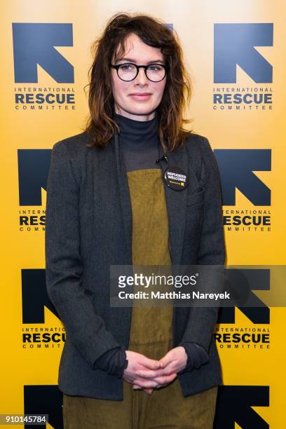 Lena Headey poses after a conversation with Aydan Oezoguz on January 25, 2018 in Berlin, Germany. The Federal Government Commissioner for Migration,...