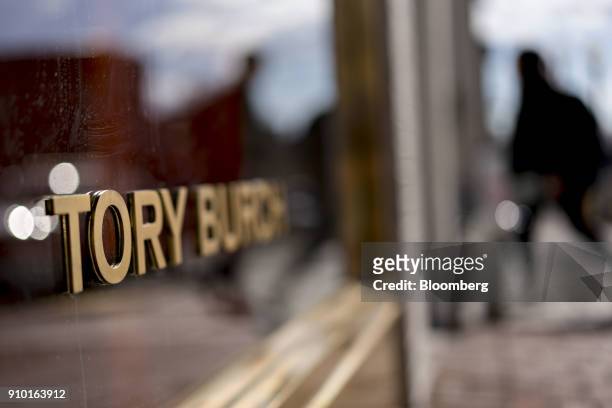 Tory Burch Store Stockfoto's en -beelden - Getty Images