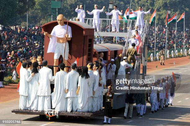 The tableau of Indian Railways passes through the Rajpath during the full dress rehearsal for the Republic Day Parade-2008, in New Delhi.