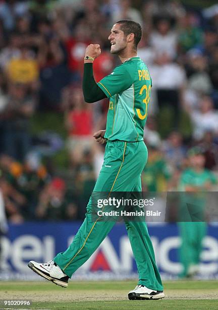 Wayne Parnell of South Africa celebrates the wicket of Thilan Samaraweera of Sri Lanka during the ICC Champions Trophy Group B match between South...