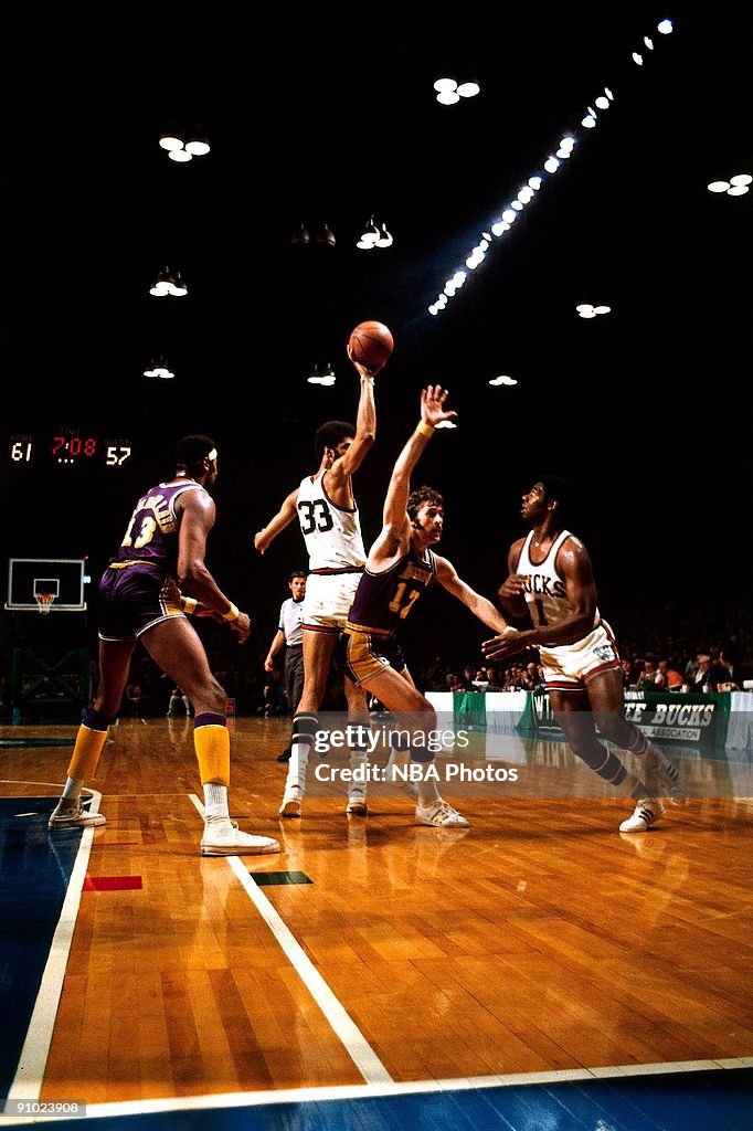 Los Angeles Lakers v Milwaukee Bucks