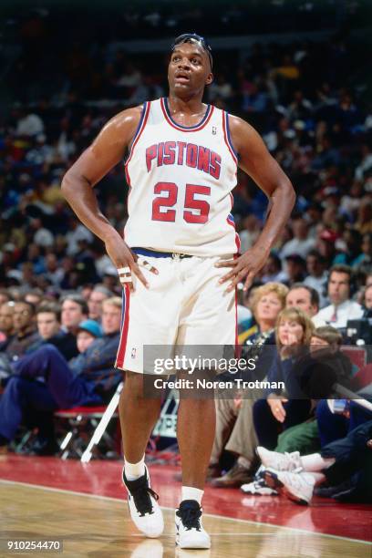 Oliver Miller of the Detroit Pistons looks on during a game played on November 27, 1994 at the Palace of Auburn Hills in Auburn Hills, Michigan. NOTE...