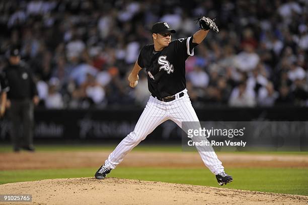 Jake Peavy of the Chicago White Sox pitches against the Kansas City Royals on September 19, 2009 at U.S. Cellular Field in Chicago, Illinois. Peavy...