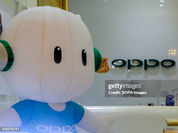473 Oppo Store Photos & High Res Pictures - Getty Images
