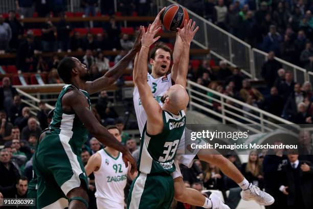 Kevin Pangos, #3 of Zalgiris Kaunas competes with James Gist, #14 of Panathinaikos Superfoods Athens during the 2017/2018 Turkish Airlines EuroLeague...