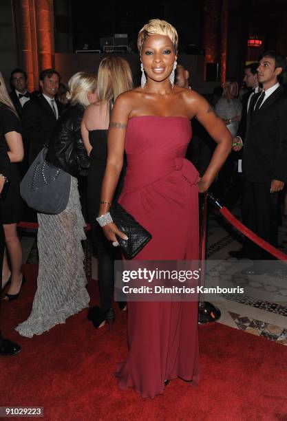 Mary J Blige New Yorkers Photos and Premium High Res Pictures - Getty