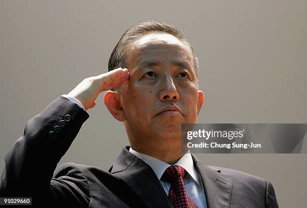 South Korea's new Defence Minister Kim Tae-Young is inaugurated during a ceremony at Defence Ministry on September 23, 2009 in Seoul, South Korea....