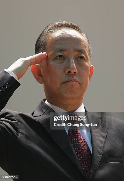 South Korea's new Defence Minister Kim Tae-Young is inaugurated during a ceremony at Defence Ministry on September 23, 2009 in Seoul, South Korea....