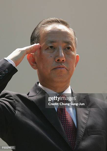 South Korea's new Defence Minister Kim Tae-Young is inaugurated during a ceremony at Defence Ministry on September 23, 2009 in Seoul, South Korea....