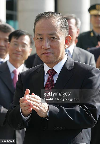 South Korea's new Defence Minister Kim Tae-Young is inaugurated during a ceremony at Defence Ministry on September 23, 2009 in Seoul, South Korea....