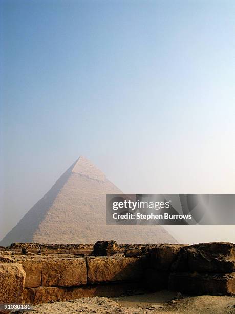 pyramid - egyptian pyramids stock pictures, royalty-free photos & images