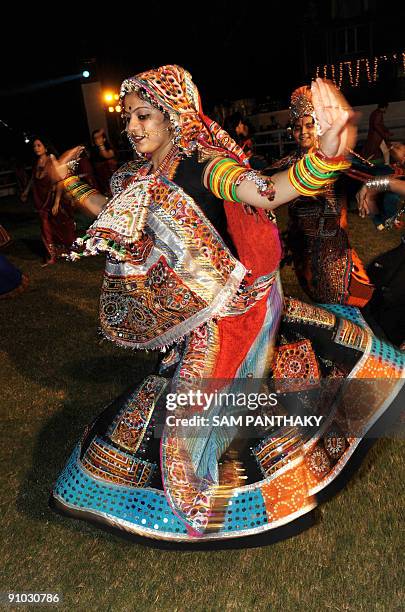Garba Images 13 Friends Cultural Group Garba Stock Photos, High-Res Pictures, and ...