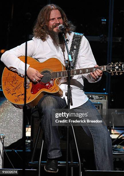 Country singer Jamey Johnson performs during the second annual ACM Honors at Schermerhorn Symphony Center on September 22, 2009 in Nashville,...