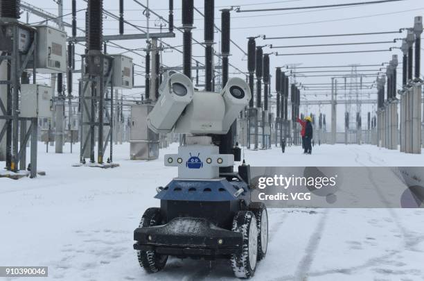 Transformer Robot Telecom Transformer Robot Photos and Premium High Res Pictures - Getty Images