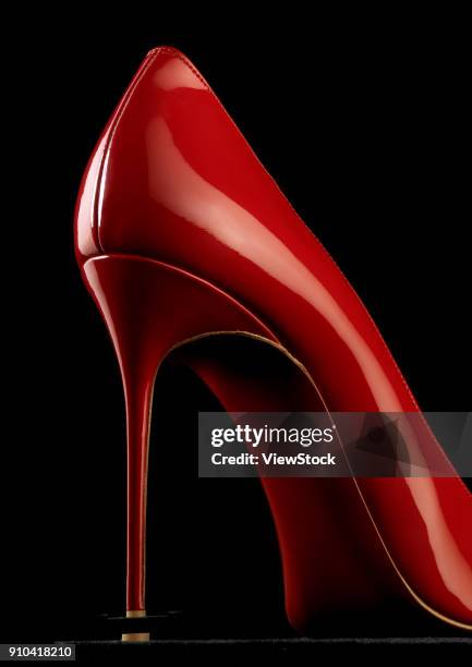 ladies high heels - red stiletto shoe stock-fotos und bilder