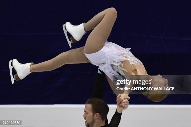 Tarah Kayne and Danny O'Shea of the US perform during the pairs free skating program at the ISU Four Continents figure skating championships in...