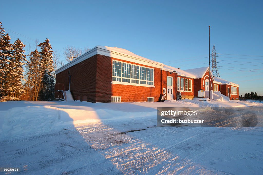 Saguenay l'école primaire en hiver