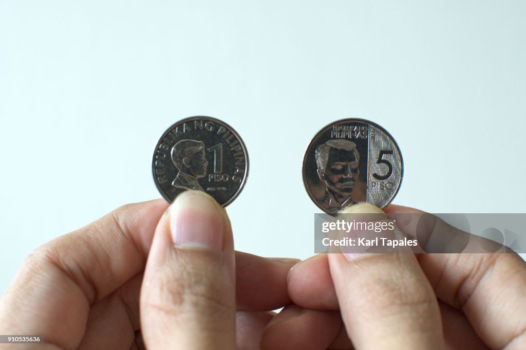 Manila, Philippines "u2013 January 2018: A newly issued five peso coins of Banko Sentral ng Pilipinas
