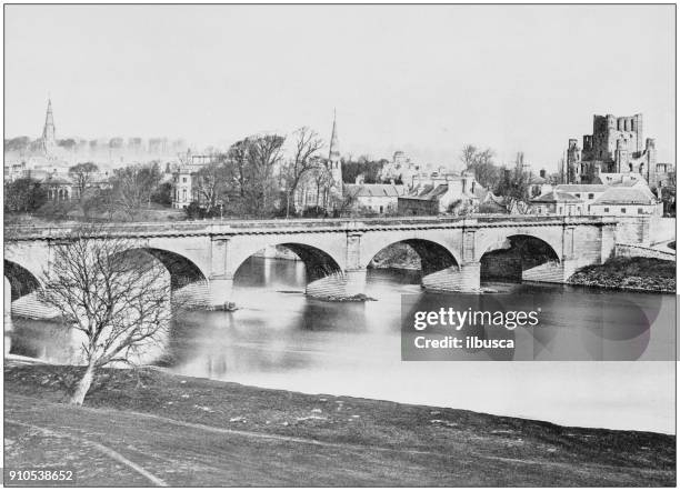 ilustraciones, imágenes clip art, dibujos animados e iconos de stock de fotografía antigua de sitios famosos del mundo: kelso abbey y puente en tweed, escocia - abadía