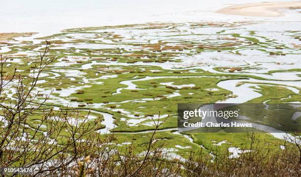 the wales coast path between harlech and porthmadog - tremadog bay stock pictures, royalty-free photos & images