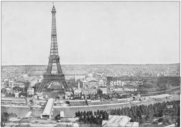 illustrazioni stock, clip art, cartoni animati e icone di tendenza di fotografia antica dei siti famosi del mondo: panorama di parigi, francia - anno 1900